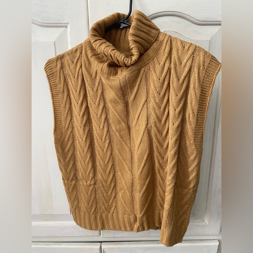 SWEATER TANK
